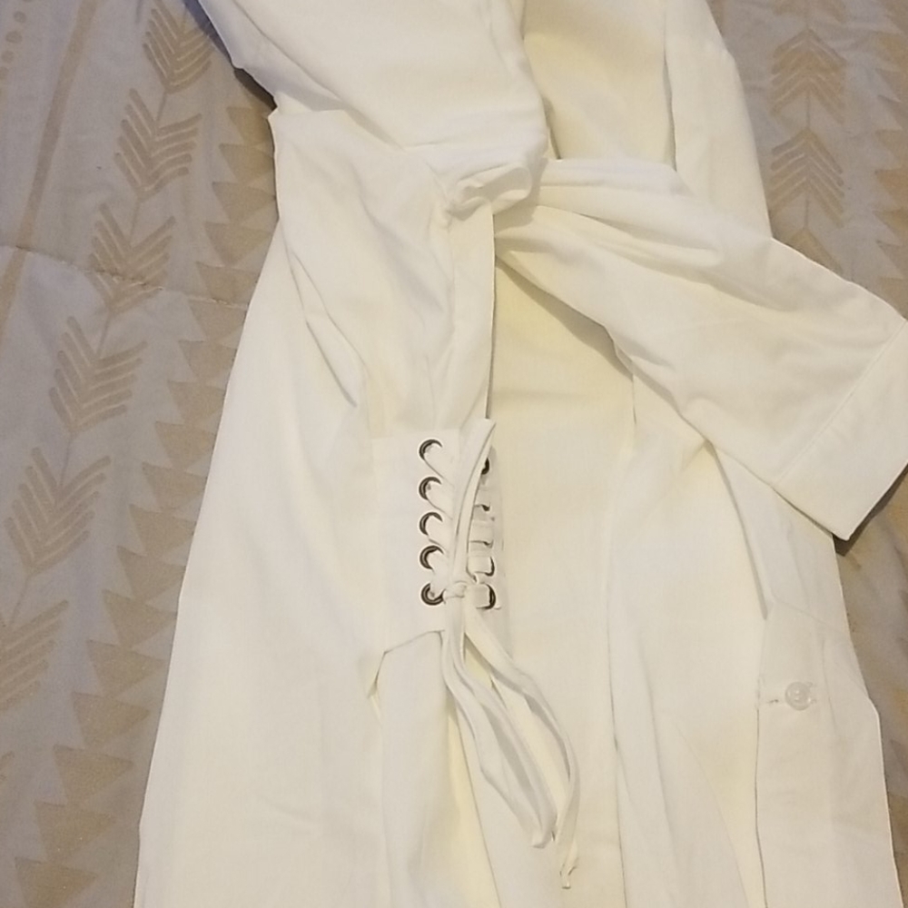 Decorative White button down - Picture 4 of 5